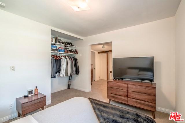 7417 Quimby Avenue - Photo 1