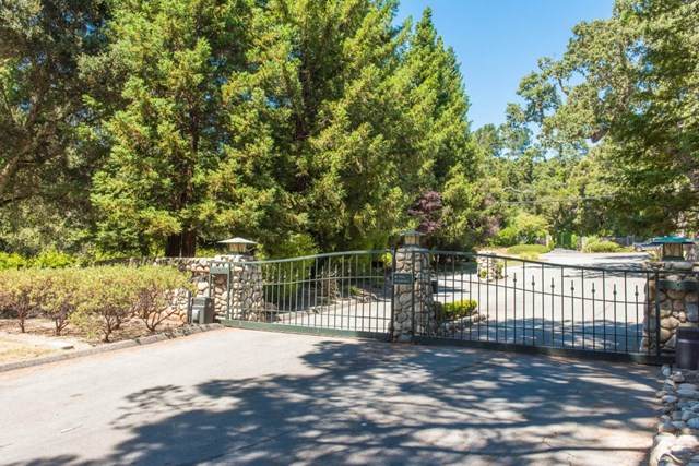 16 Sleepy Hollow Drive - Photo 1