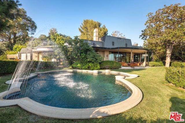 1010 Hillcrest Road - Photo 1