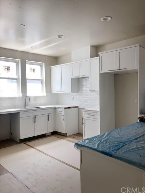 2478 Victoria Avenue - Photo 1