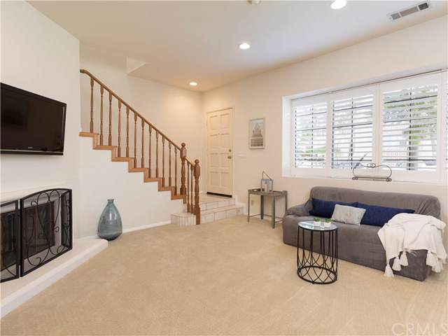 406 Avenue G - Photo 1