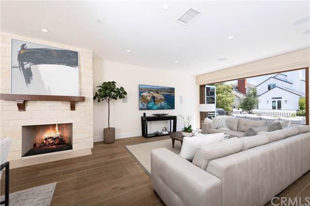 511 Carnation Avenue - Photo 1