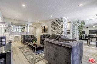 1015 Kings Road - Photo 1