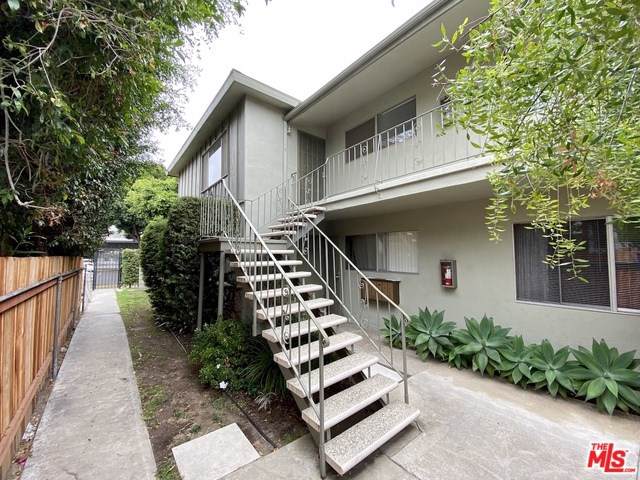 1868 10TH Street - Photo 1