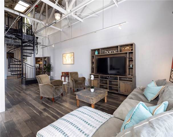835 Locust Avenue - Photo 1