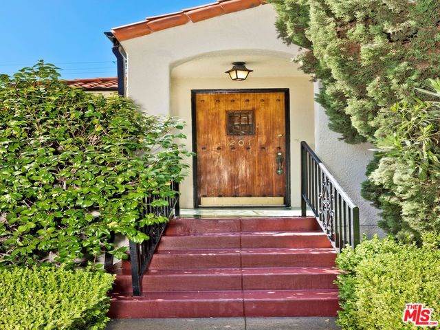 201 Crescent Drive - Photo 1