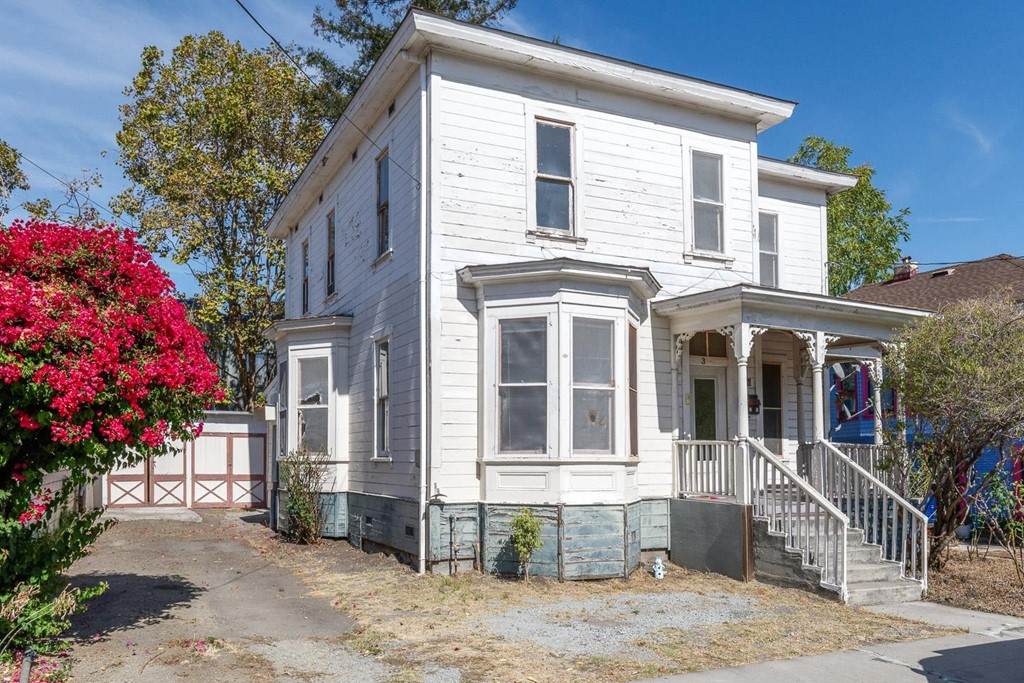440 Locust Street - Photo 1