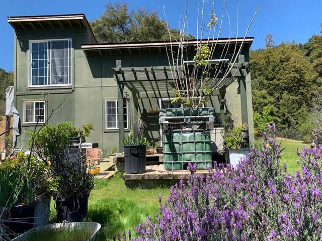 8060 Croy Road - Photo 1