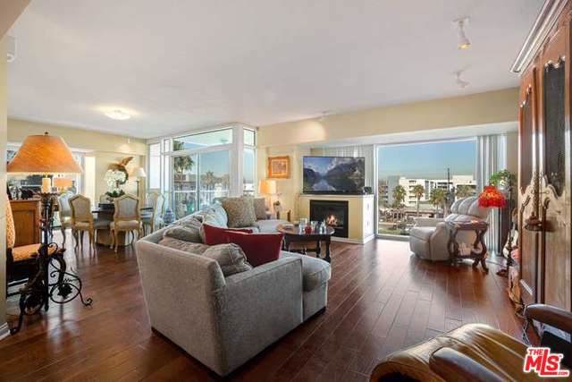 13600 Marina Pointe Drive - Photo 1