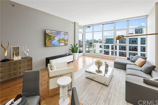 411 Seaside Way - Photo 1