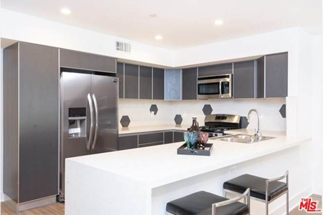 120 Orlando Avenue - Photo 1