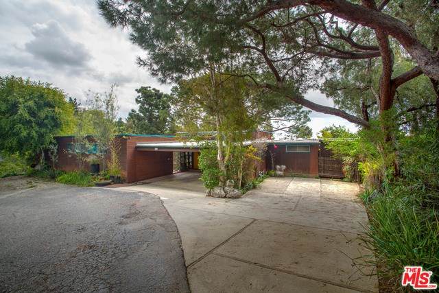 801 Broom Way - Photo 1