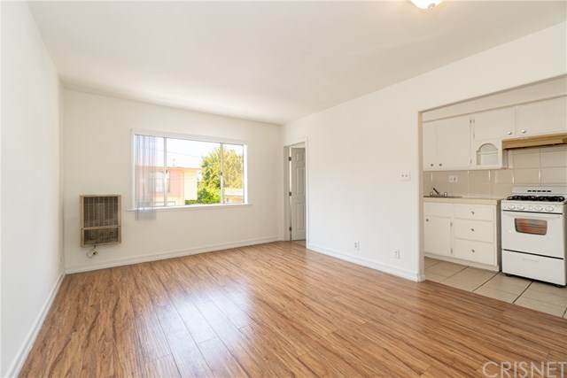 4907 Beverly Blvd. - Photo 1