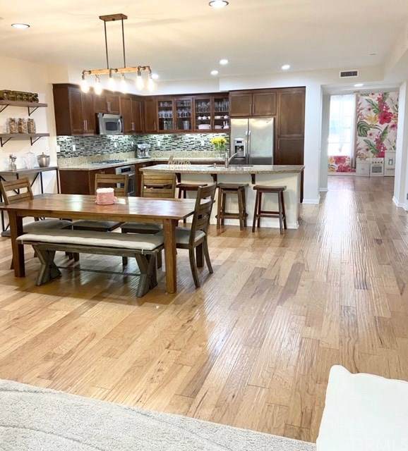 11 Waldorf - Photo 1