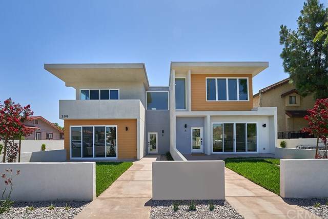 206 Moore Avenue - Photo 1