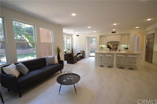 19 Ivanhoe - Photo 1