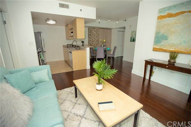 425 Beech Street - Photo 1