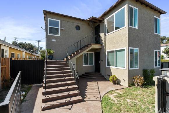 1977 Pine Avenue - Photo 1
