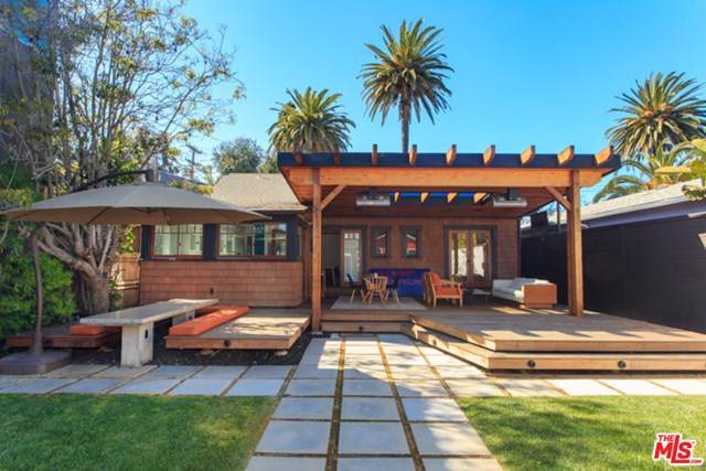628 California Avenue - Photo 1
