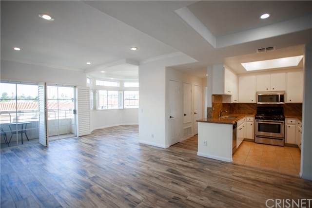 4455 Hazeltine Avenue - Photo 1