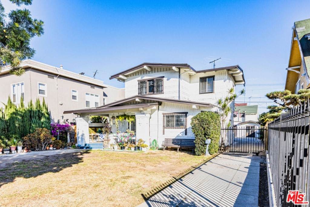 1328 4Th Avenue - Photo 1