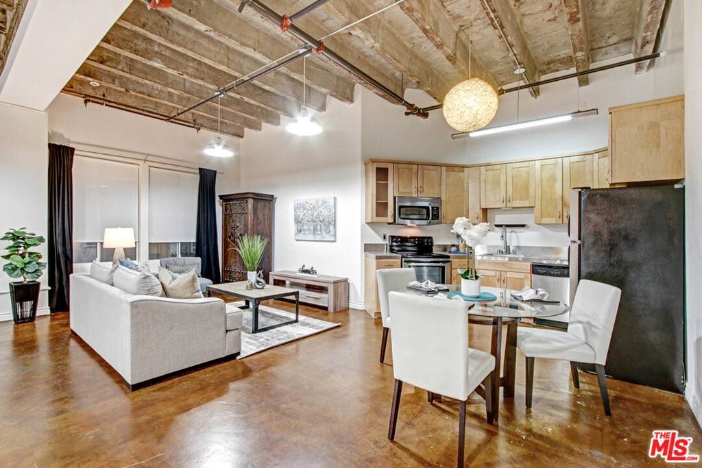 312 5TH Street - Photo 1