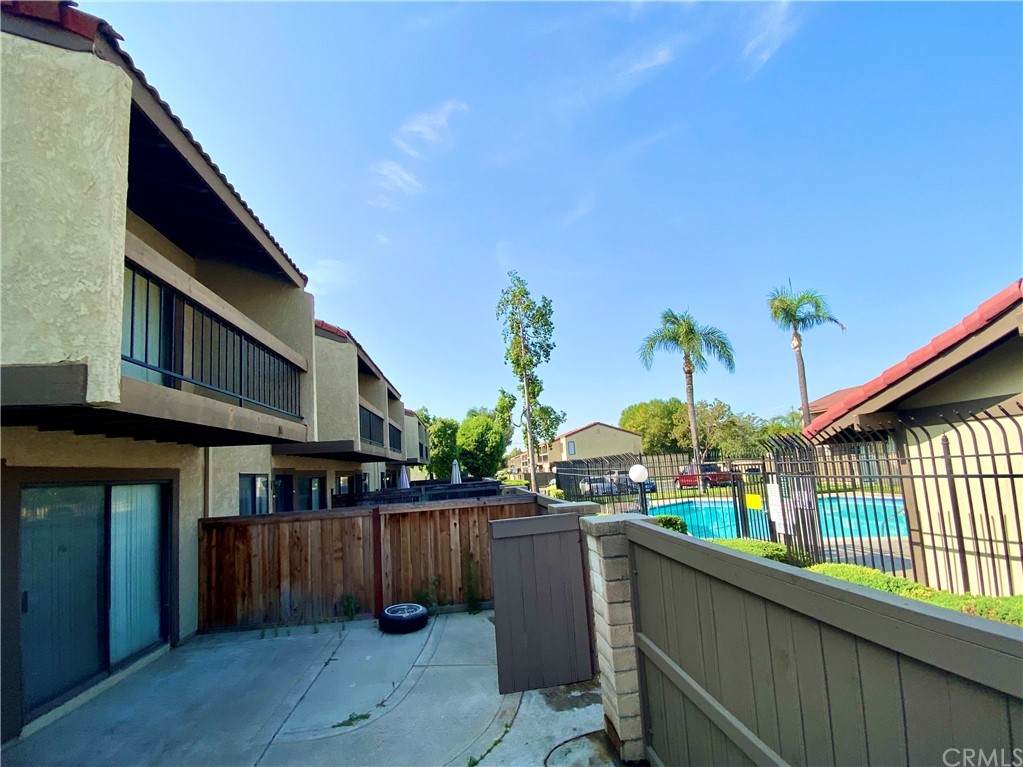 9250 Citrus Avenue - Photo 1