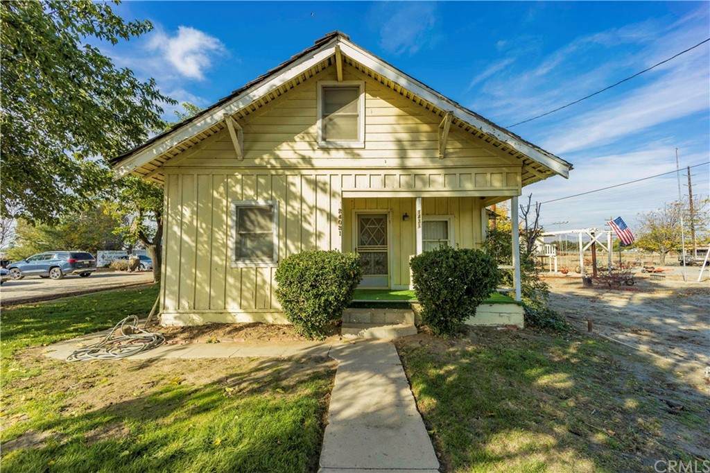 1431 Lyon Avenue - Photo 1