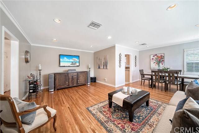 5633 Coldbrook Avenue - Photo 1