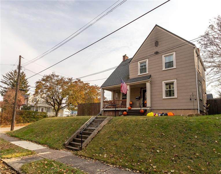 906 Hyperion Avenue - Photo 1