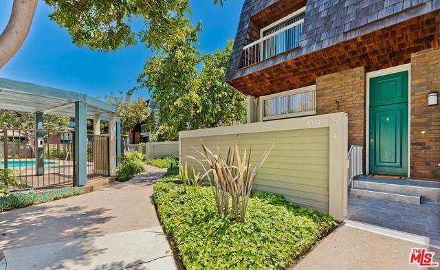 4319 Redwood Avenue - Photo 1