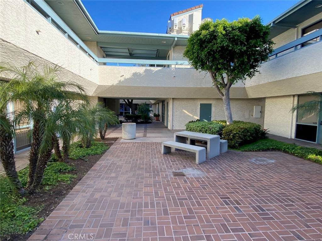 https://bt-photos.global.ssl.fastly.net/socal/orig_boomver_1_365389037-2.jpg