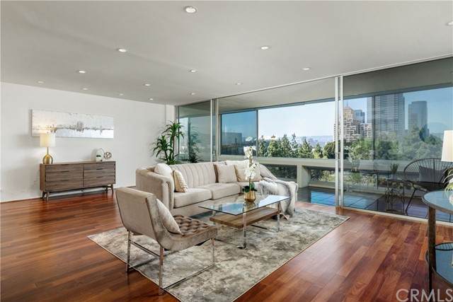 2220 Avenue Of The Stars - Photo 1