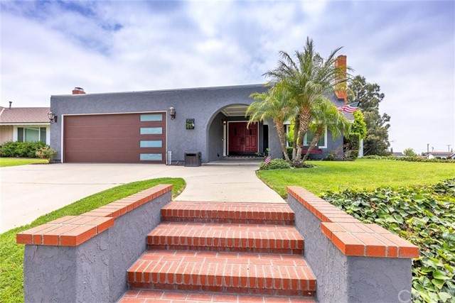902 Buttonwood Drive - Photo 1