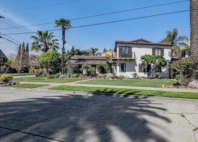 33 Ayer Avenue - Photo 1