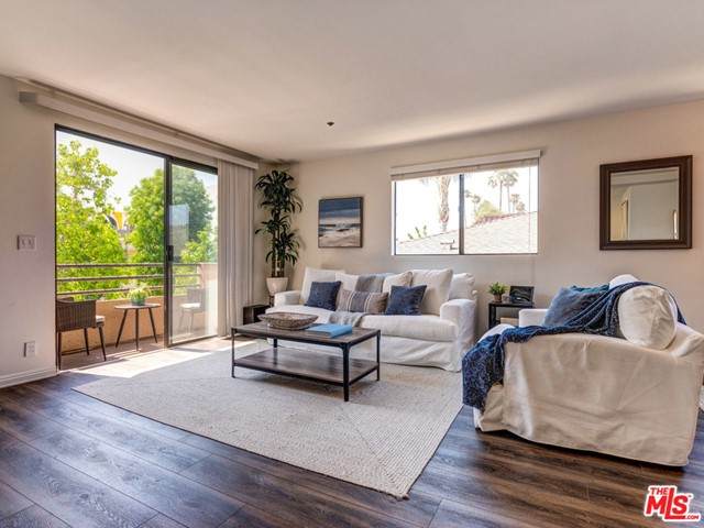1128 Cardiff Avenue - Photo 1