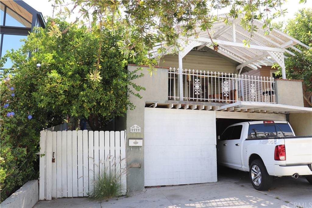 2220 Glendale Boulevard - Photo 1