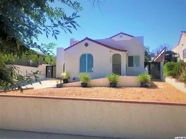 1055 Cypress Avenue - Photo 1