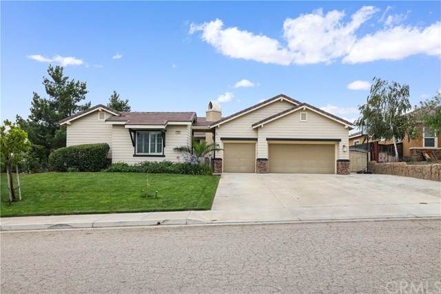 1503 Pine Circle - Photo 1