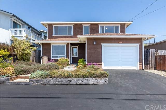 2574 Hemlock Avenue - Photo 1
