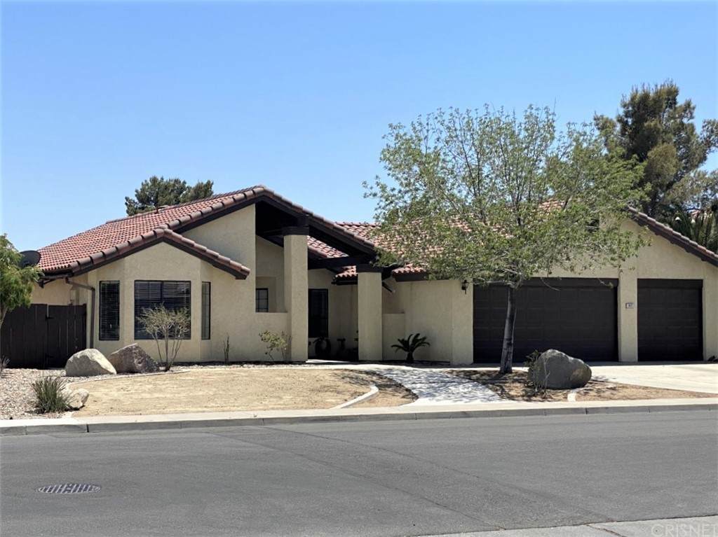 917 Vicki Avenue - Photo 1