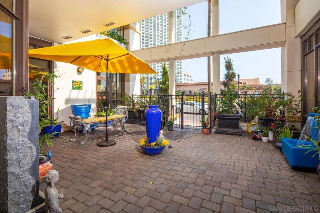 700 W Harbor Drive - Photo 1