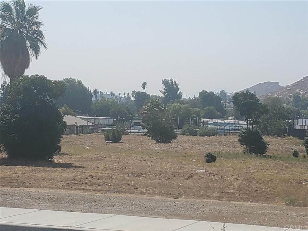 6452 Mission Boulevard - Photo 1