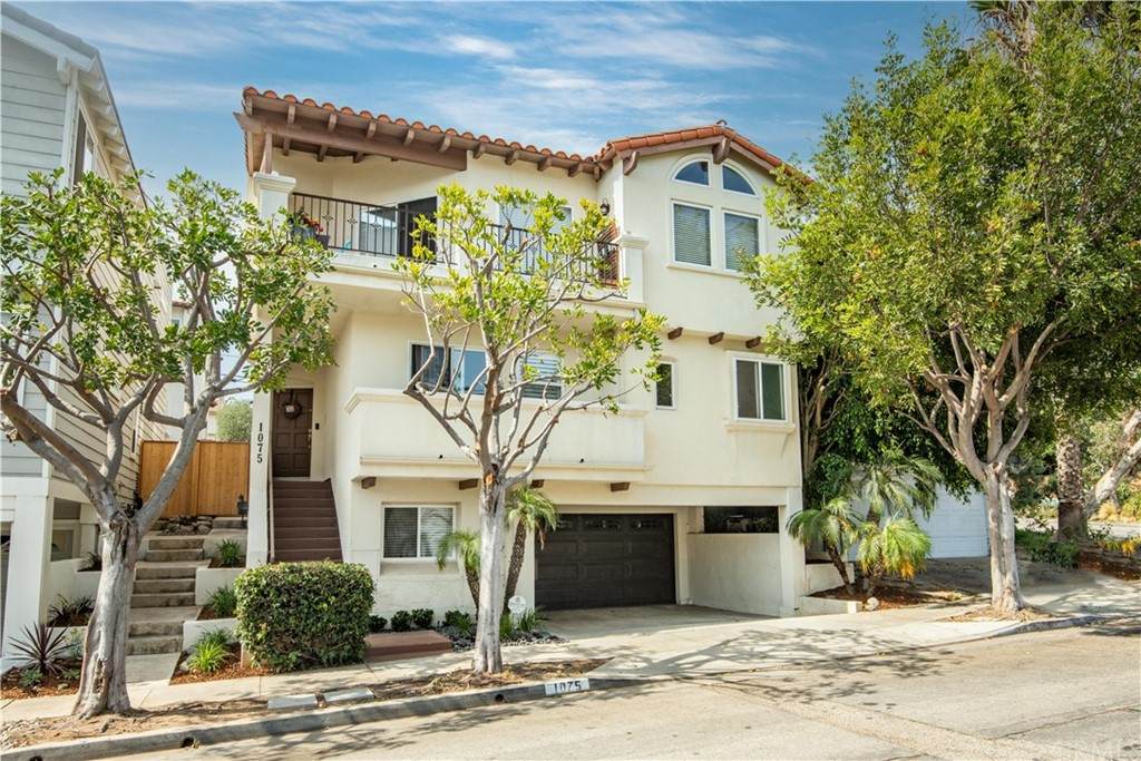 1075 7th Street - Photo 1