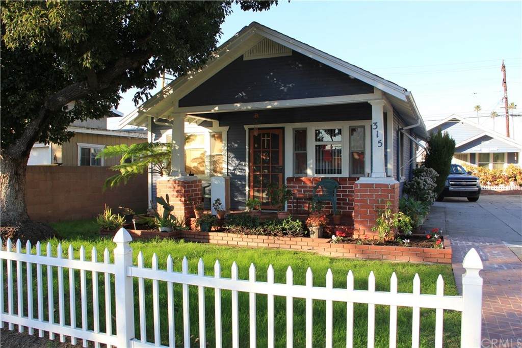 315 Plymouth Street - Photo 1