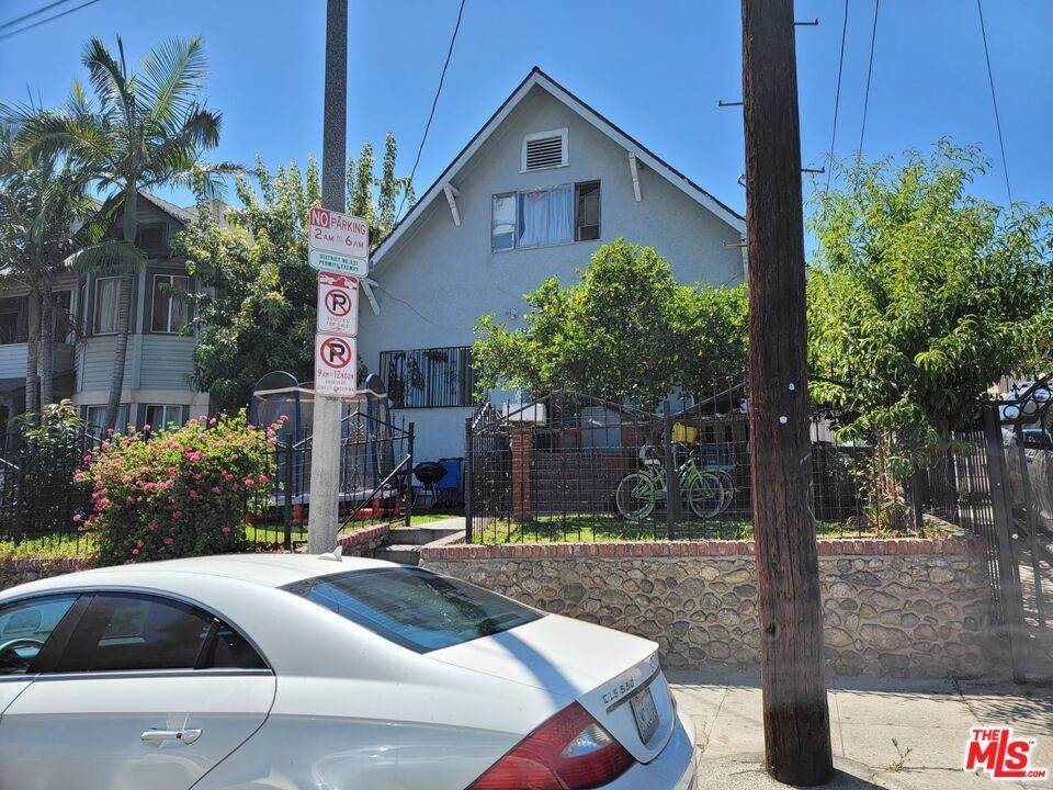 1819 Normandie Avenue - Photo 1