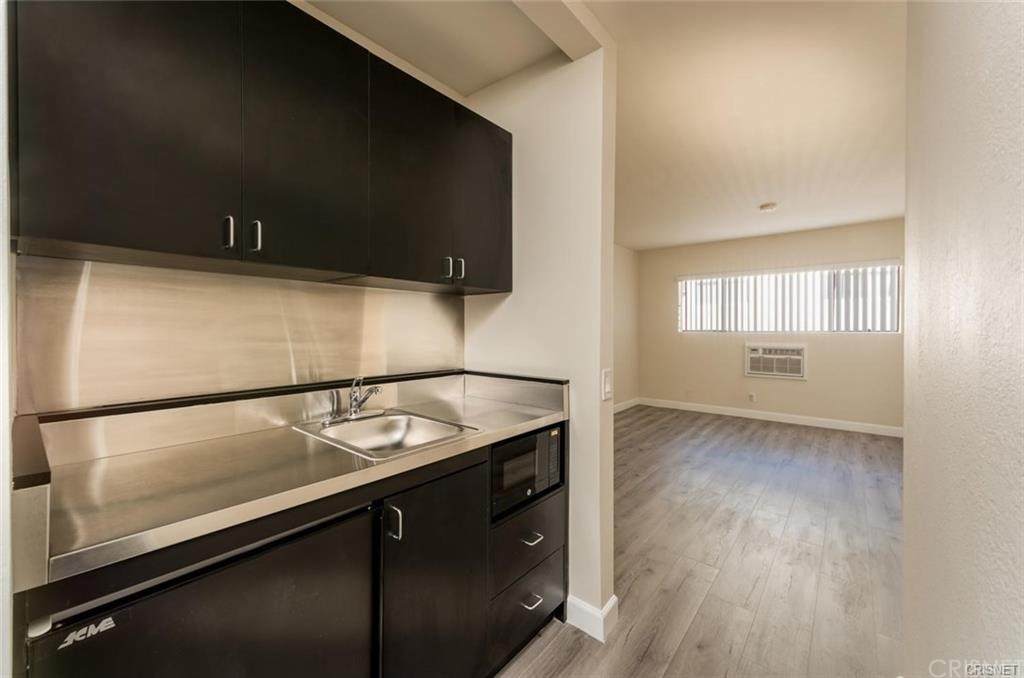 4829 Whitsett Avenue - Photo 1