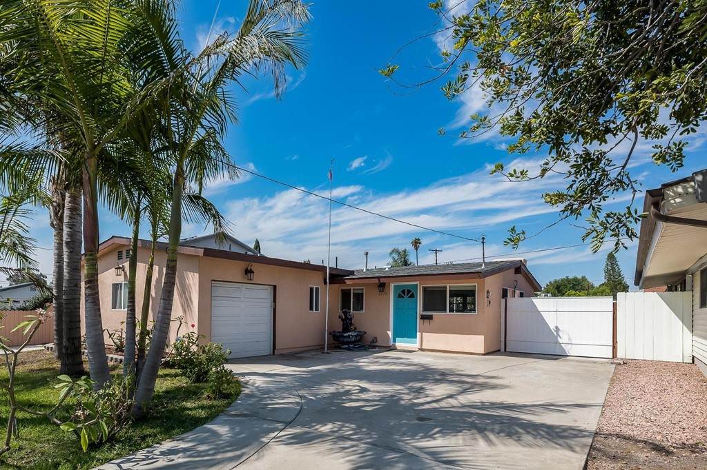 6272 Amber Lake Ave - Photo 1