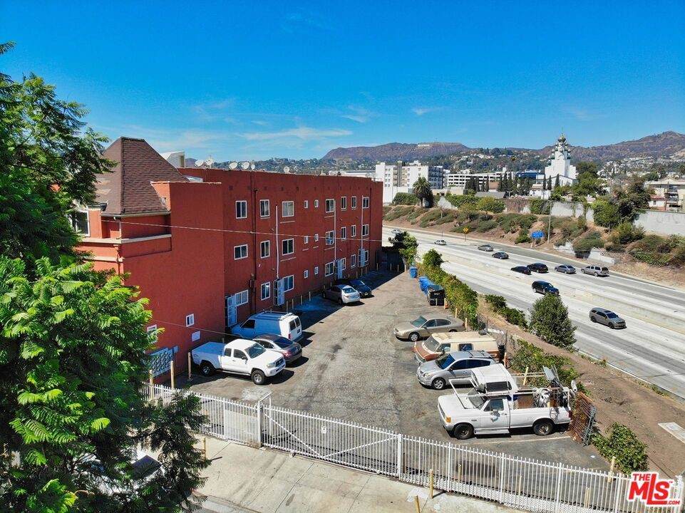 5437 Virginia Avenue - Photo 1
