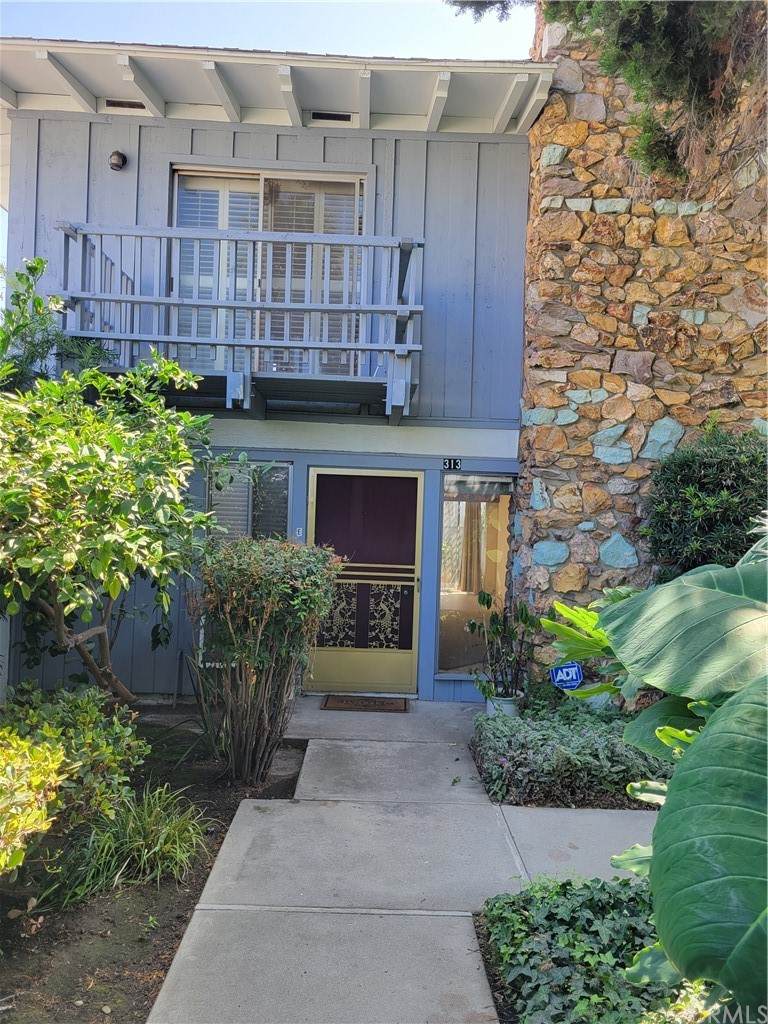 313 Acacia Avenue - Photo 1